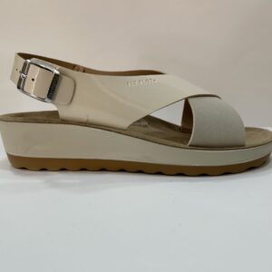 Sandalia tiras anchas beige